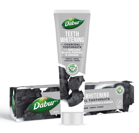 Carbon whitening tandpasta med peber og ingefær 100 ml - Dabur.
